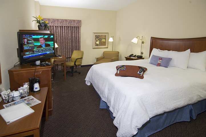 Hampton Inn Metairie Oda fotoğraf