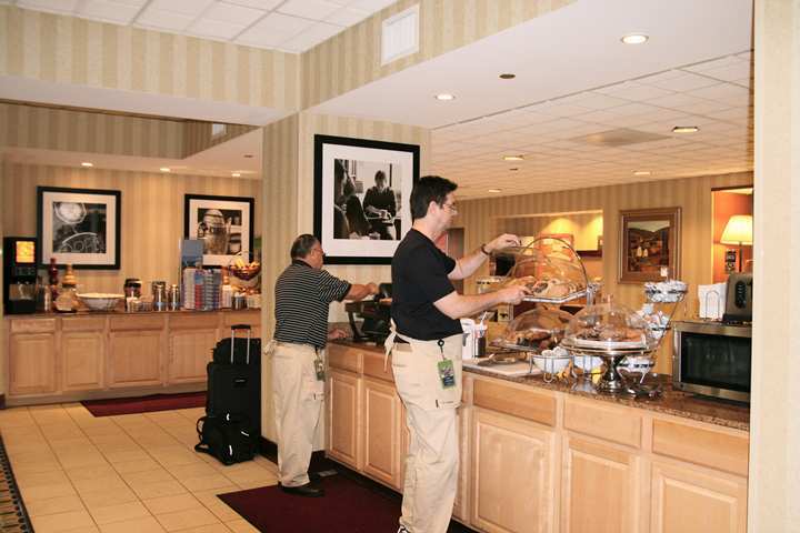 Hampton Inn Metairie Restoran fotoğraf