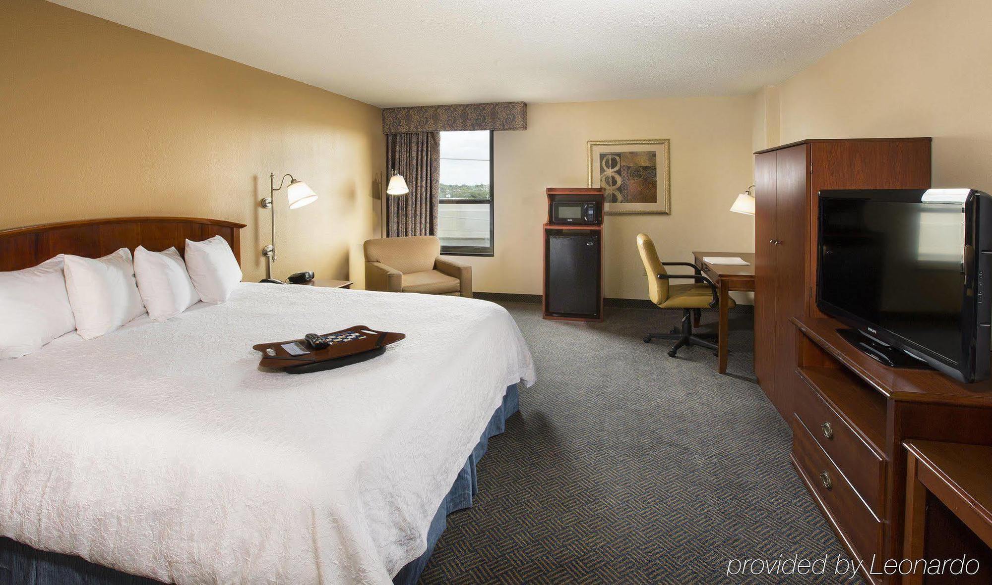 Hampton Inn Metairie Oda fotoğraf